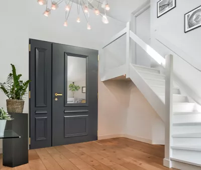 Plinthe et cimaise en options. Miroir intérieur en option